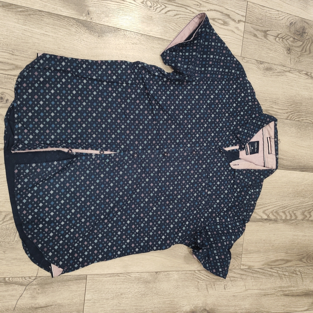 Men's Short-Sleeve Navy Button-Down Shirt with Pink Trim